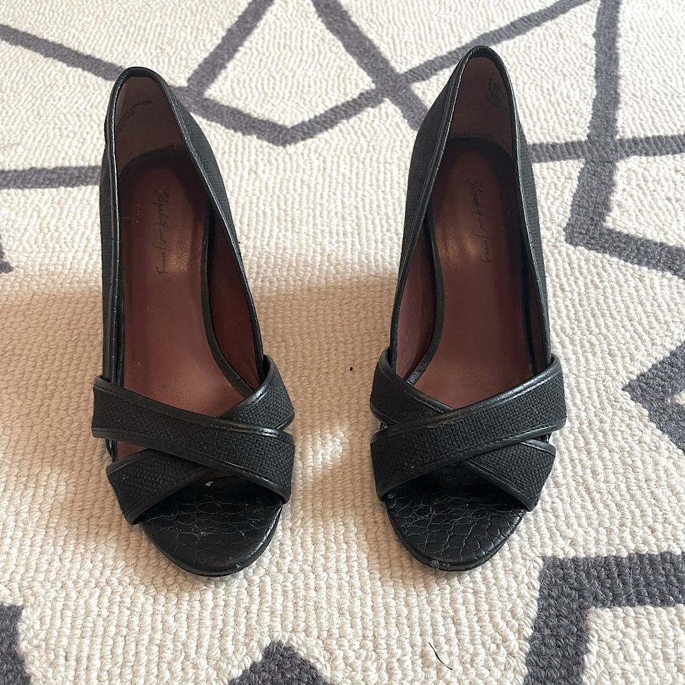 Elizabeth & James Abstract Heel Sandal Size 6.5